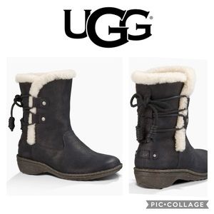 UGG Akadia Black Leather Boots Cream Size 7 Like New